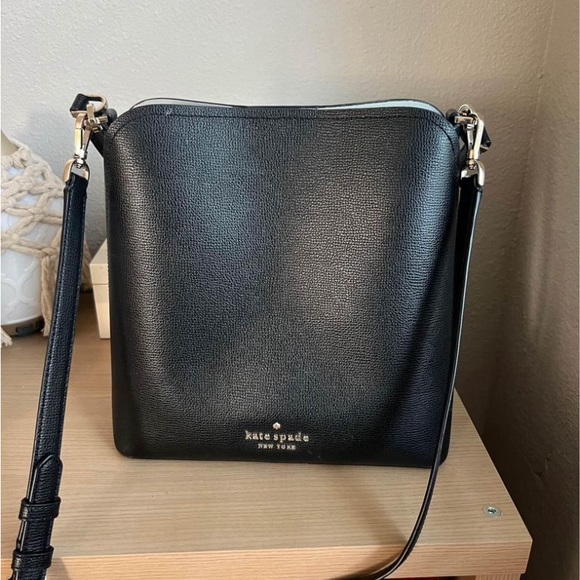 SOLD Kate Spade bucket purse - Picture 4 of 5